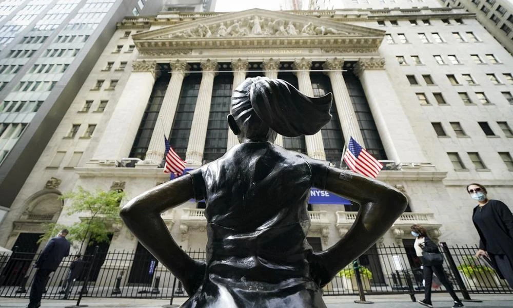 Wall Street: Μεγάλες αλλαγές έφερε η απόφαση της Fed για τα επιτόκια